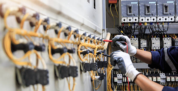 Professional Electrician technician working in Aledo, IL